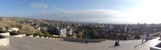 aprs avoir gravi les 600 marches nous bnficions de ce panorama sur Erevan