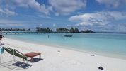 arrive  destination au bout de trois semaines : les Maldives