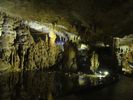 prs de Kutaisi nous visitons une grotte dcouverte assez rcemment 