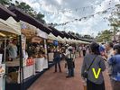 toujours sur le site du monast�re des boutiques pour se restaurer. Jugez de <a href='tourisme/chars.mp4' target='_blank'><span class='Style18'>l&acute;ambiance festive</span> </a>, ce n'est pas l'ambiance de Lourdes !