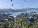 et prendre ces t�l�cabines (allemandes) et atteindre un parc d�attractions sur le th�me des cultures aborig�nes 