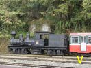 ils y avaient construit une voie ferr�e, toujours en service, mais avec des <a href='tourisme/train.mp4' target='_blank'><span class='Style18'>trains plus modernes</span></a>