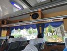 gentils rideaux aux fen�tres des bus. MAIS les bus et les v�hicules utilitaires ont des clignotants � effet sonore </br>(comme chez nous les engins de chantier 
		  qui reculent). Alors aux carrefours c'est la cacophonie si des bus arr�t�s veulent tourner