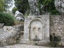des fontaines sur le chemin