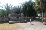 apr�s Chichen Itza ou Uxmal et leurs sculptures, ce site para�t modeste